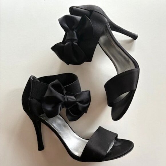 Stuart Weitzman Black Satin Bow Sandal with Elastic Bands | 4" Heel | Size 8.5 - Picture 15 of 16
